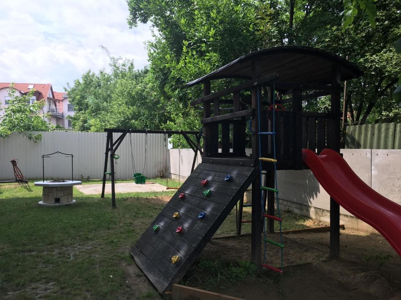 Zoeld Beka Apartmanok Koelcsey I ハイデゥソボスロー エクステリア 写真