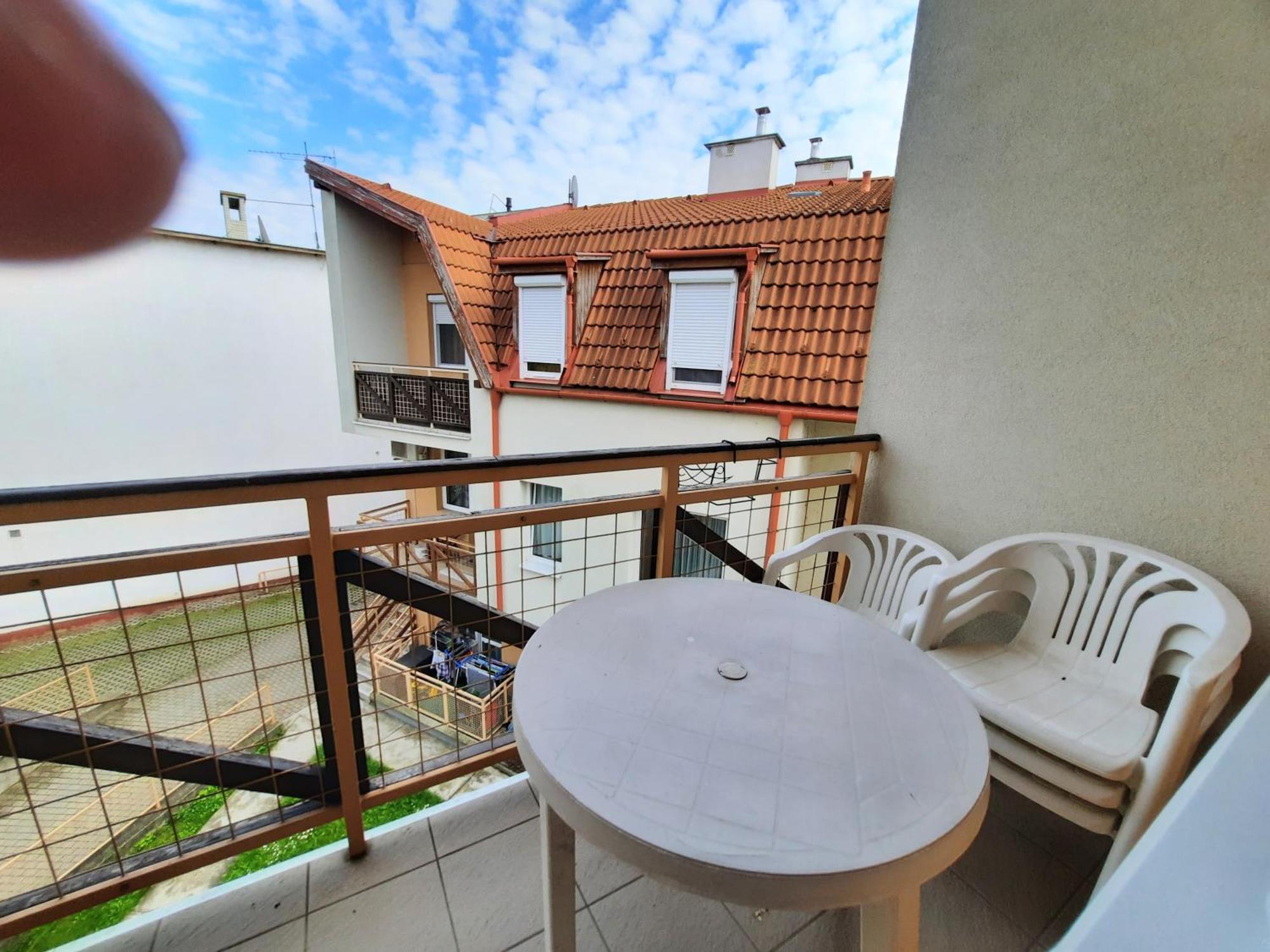Zoeld Beka Apartmanok Koelcsey I ハイデゥソボスロー エクステリア 写真